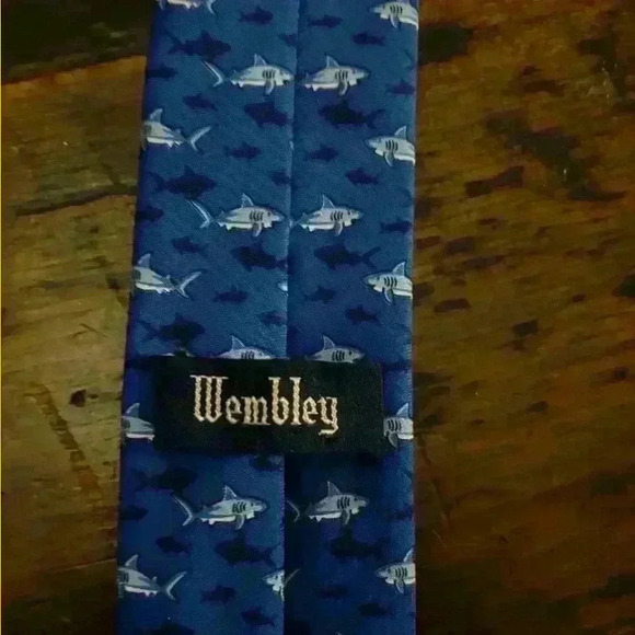 Men’s Blue Shark Tie By Wembley - Picture 5 of 6
